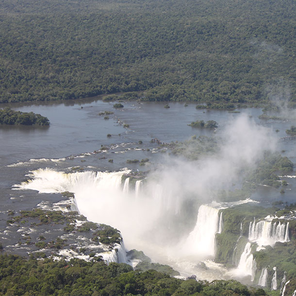 chutes d'iguazu vue aérienne