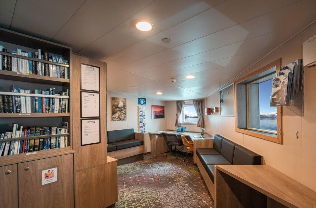 la bibliotheque du bateau Plancius