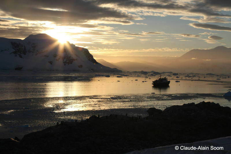 coucher de soleil en antarctique