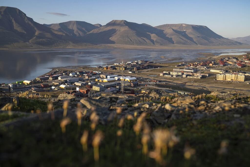 Longyearbyen vue depuis la montagne