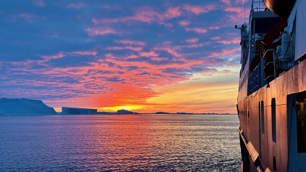 coucher de soleil sur la mer de weddell