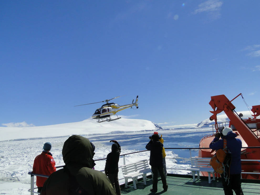 survol en helicoptere en mer de weddell